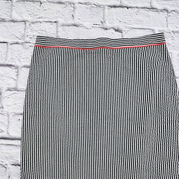 J. Crew Factory Seersucker The Pencil Skirt Grey White Striped Size 8 Lined - Picture 2 of 9